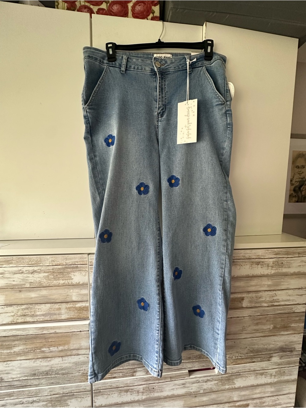 🌼 GOGO Jeans Size 18 Wide Leg Flower Embroidery High Rise Light Wash NWT